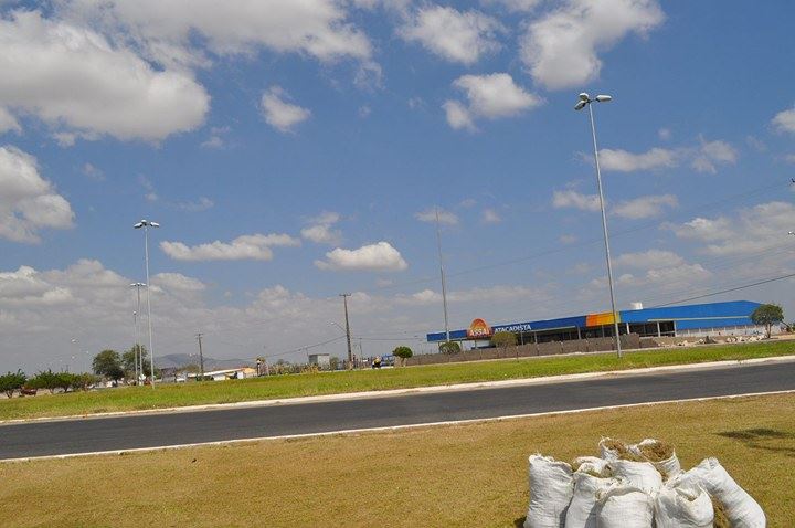 O Assaí Paulo Afonso possui mais de 12 mil m² de área construída, sendo 5 mil m² de área de vendas, 28 caixas, e 324 vagas de estacionamento (Foto: Kaká/PA4.COM.BR)