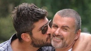 Namorado de George Michael diz que foi hackeado e nega que cantor tenha se suicidado