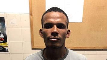 Jovem abastece em posto de Paulo Afonso, sai sem pagar e é preso; suspeita-se que ele estaria bêbado