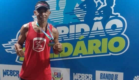 Professor Kleber Nascimento representa o Colégio Montessori no Corridão Solidário