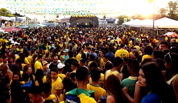 Arena da Copa reúne maior público até agora: 7 mil pessoas; PM intercepta entrada de cocaína