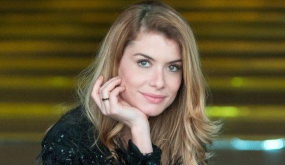 ‘Meu pai ligou para a Globo para poder me conhecer’, conta Alinne Moraes