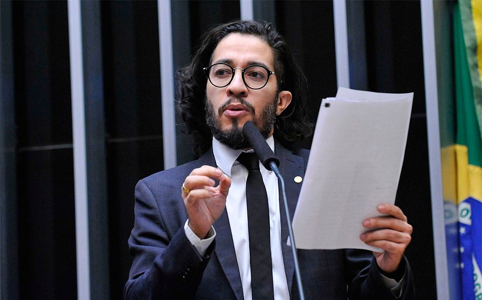 Com medo de ameaças, Jean Wyllys desiste de mandato e deixa Brasil: “Não é seguro”