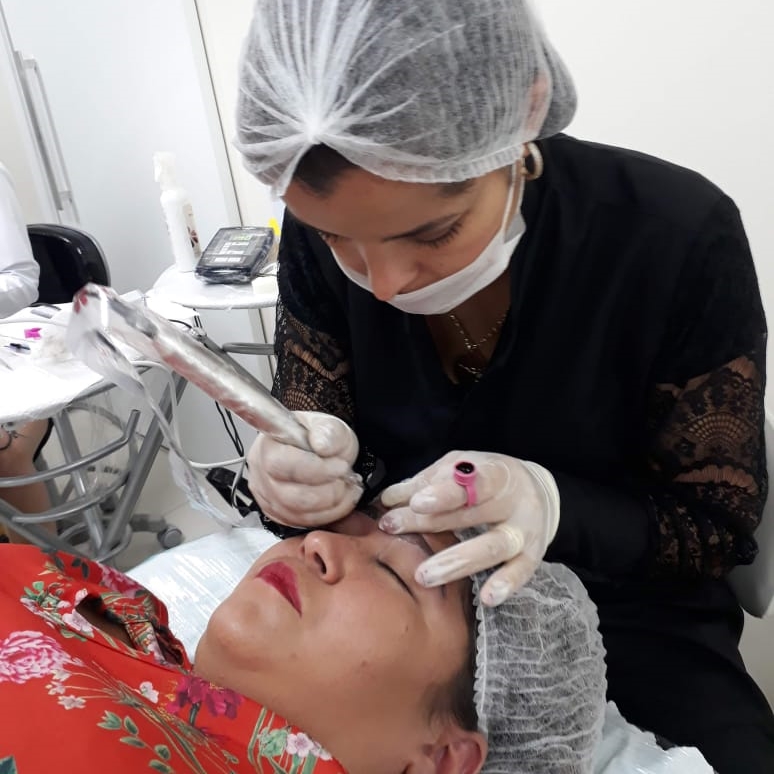 Curso profissionalizante em Micropigmentacão de sobrancelhas de 08 a 12 de fevereiro