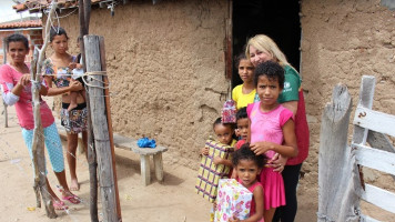 Crianças atendidas pela rede socioassistencial recebem presentes pedidos ao Papai Noel