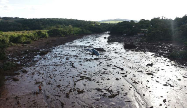 Lama avança pelo Rio Paraopeba e pode chegar a Usina Hidrelétrica de Três Marias, no leito do Rio São Francisco