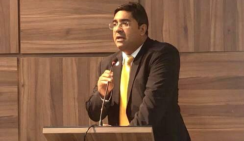 Jean Roubert, em tom crítico, mas construtivo, aponta e busca soluções para problemas que envolvem meio ambiente e saúde pública