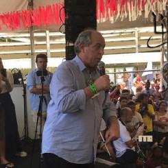 Ciro diz que Lula ‘conspira’ dentro da cadeia
