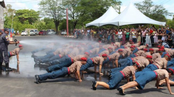 Formatura de 46 novos soldados do Corpo de Bombeiros atrai políticos em Paulo Afonso