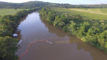 Rejeitos de barragem que rompeu em Minas Gerais ameaçam o Velho Chico