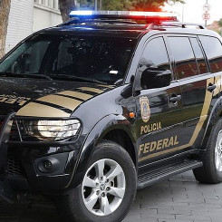 Bolsonaro confirma convocação de mil policiais federais