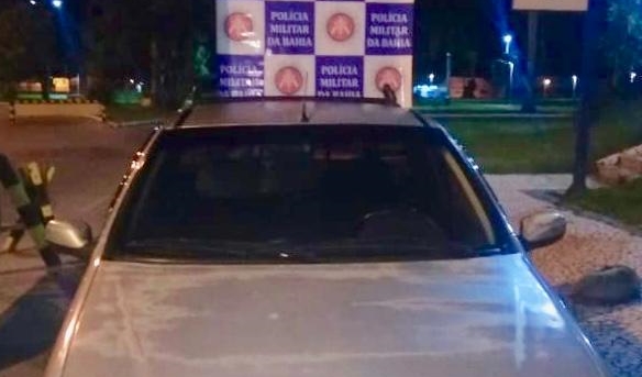 PM apreende veículo e apresenta motorista embriagado na delegacia de Paulo Afonso