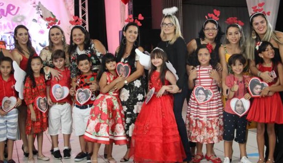 Colégio Montessori homenageia às mães da Educação Infantil e Fundamental