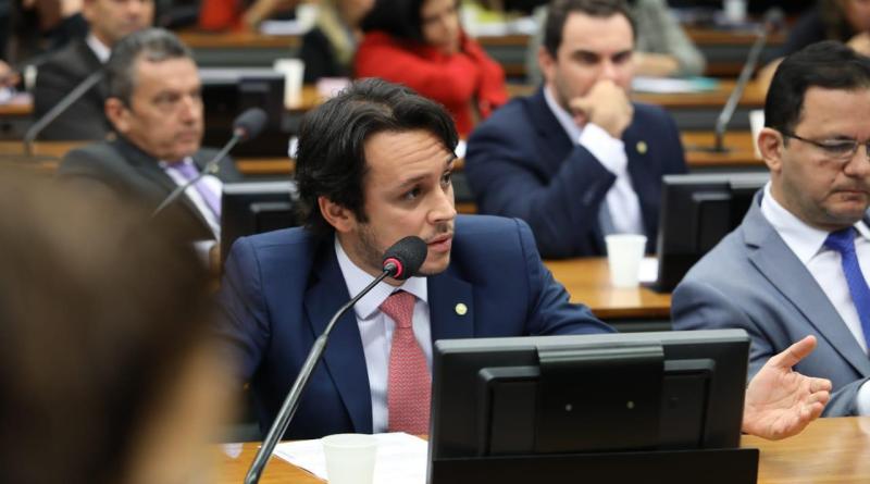 Deputado Negromonte Júnior cobra explicações sobre corte de verbas para UFRB