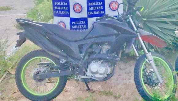 Moto roubada usada na prática de crimes em Paulo Afonso é recuperada pela PM
