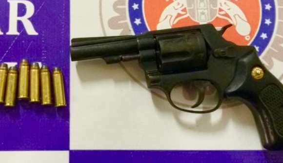 Armas e munição são apreendidas com idoso de 70 anos em Glória, BA