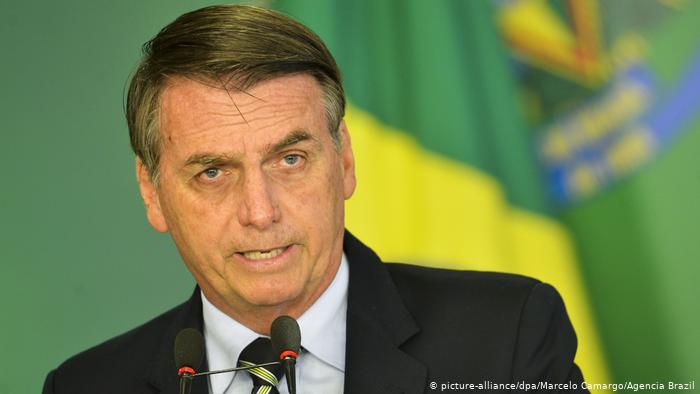 Bolsonaro autoriza trabalho aos domingos e feriados; norma deve ser publicada na quarta