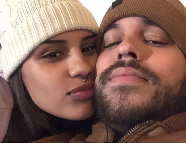 Após ataques, ex-noivo de blogueira morta que casou consigo mesma abandona a web