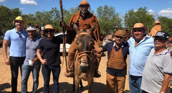 Negromonte Júnior comemora aprovação do texto-base do projeto que regulamenta a vaquejada