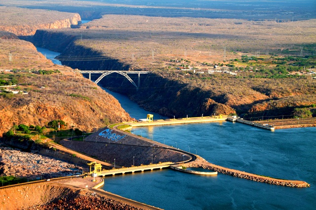 Epidauro Pamplona: Soneto à Capital da Energia