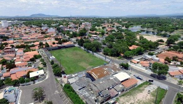 Prefeitura contrata empresa por R$ 1,4 milhão para ampliar estádio, e Beto da Liga questiona: “Para onde crescer?”