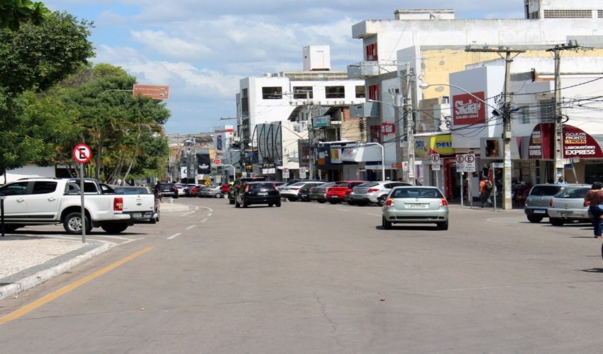 Prefeitura de Paulo Afonso restringe funcionamento de lojas, supermercados e feiras-livres até 4 de maio; veja medidas