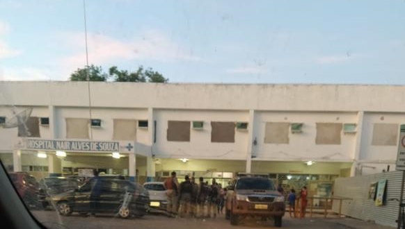 Suspeito de 23 anos morre em troca de tiros com a Rondesp no centro de Paulo Afonso; veja imagens