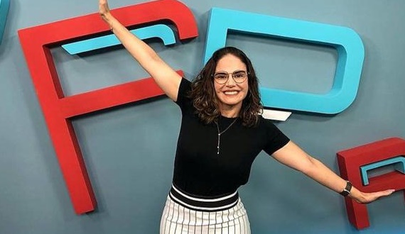 Bate-Papo descontraído com Fernanda Pessoa marca volta às aulas do Ensino Médio