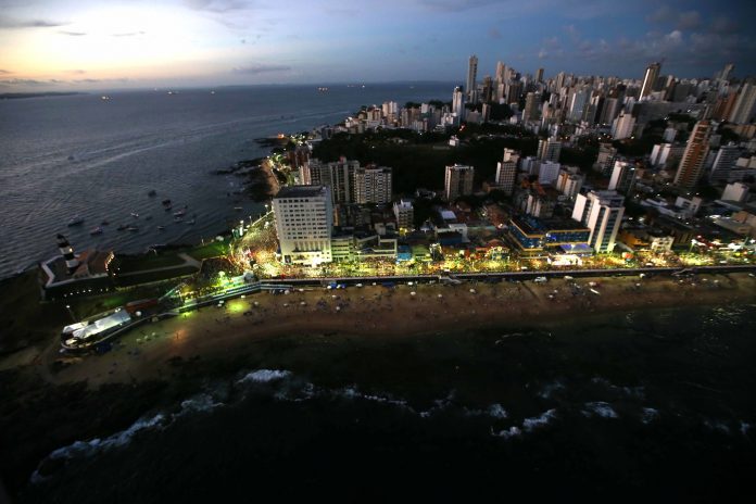Governo da Bahia e Prefeitura de Salvador decidem não decretar ponto facultativo no Carnaval