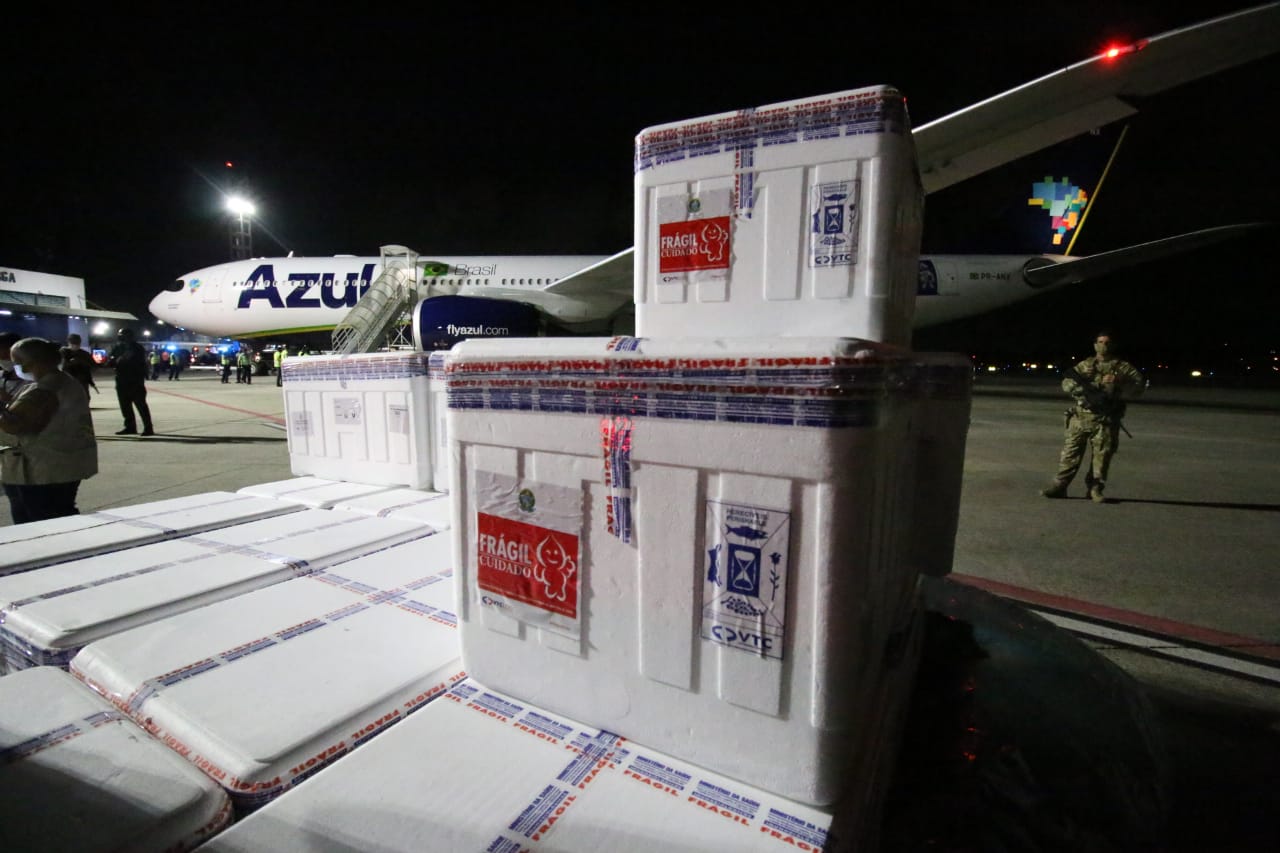 Em solo baiano: primeiras doses da vacina contra covid-19 chegam ao estado da Bahia