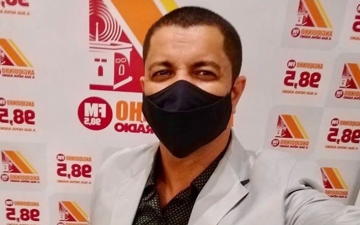 Nas redes sociais, radialista Giuliano Ribeiro informa que testou positivo para covid-19