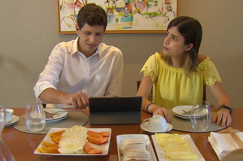 Prefeito do Recife, João Campos, e deputada Tabata Amaral anunciam que estão com Covid-19