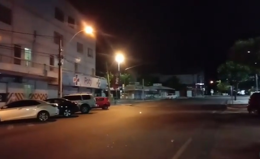 Em novo decreto, comércio e academias ganham mais horas e toque de recolher das 23h às 5h é prorrogado até dia 26