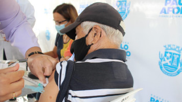 Paulo Afonso: vacinação contra a covid-19 a partir de 80 anos é retomada nesta segunda (1º) com novos locais de drive-trhus