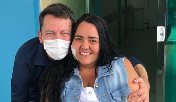 Após grave estado de covid-19, enfermeira Keila Xavier recebe alta e atesta trabalho realizado na UTI do HMPA