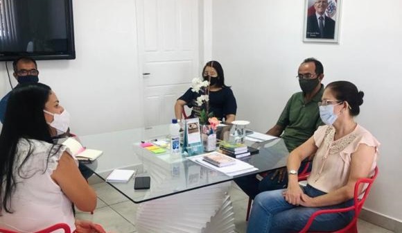 Educação: Vereadora Evinha busca informações sobre o ano letivo 2020 e o calendário de 2021