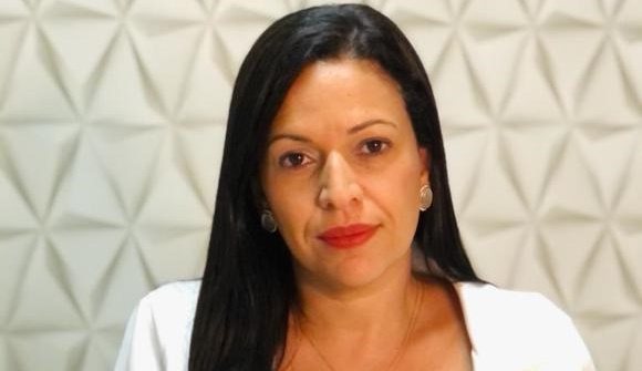 “As vacinas devem ser distribuídas nos PSFs”, sugere Evinha Oliveira