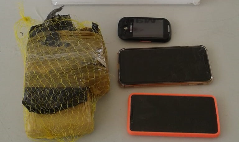Celulares e maconha são arremessados para dentro do Presídio Regional de Paulo Afonso