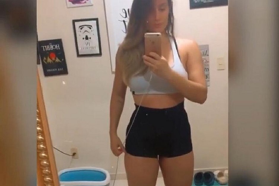 Mulher recebe mensagem de vizinhas pedindo para não usar shortinho no prédio