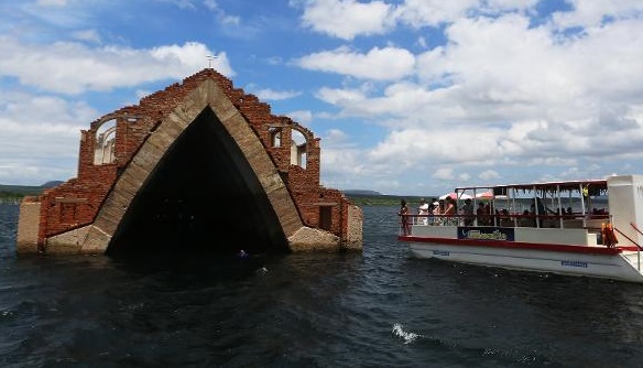 Petrolândia ganha reportagem especial do UOL: ‘Em Pernambuco, “Atlântida brasileira” atrai curiosos com ruínas submersas’