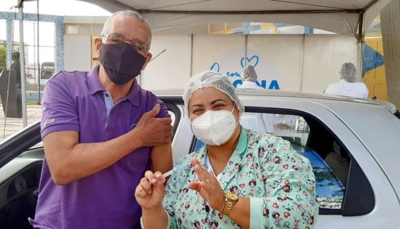 O privilégio da vacina – Nossas meninas, bravas pontas de lança na guerra contra a Covid-19