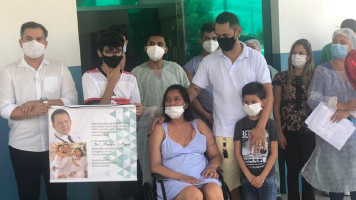 Paciente grávida que fez parto de urgência após contrair covid-19 e ser intubada recebe alta da UTI do HMPA