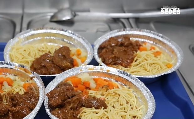 Devido ao aumento de casos de covid, Restaurante Popular e Cozinha Comunitária voltam a fornecer refeições em quentinhas