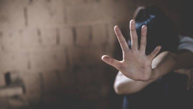 Violência doméstica contra mulher: um problema desmascarado pela pandemia? (Evelyn Santana)