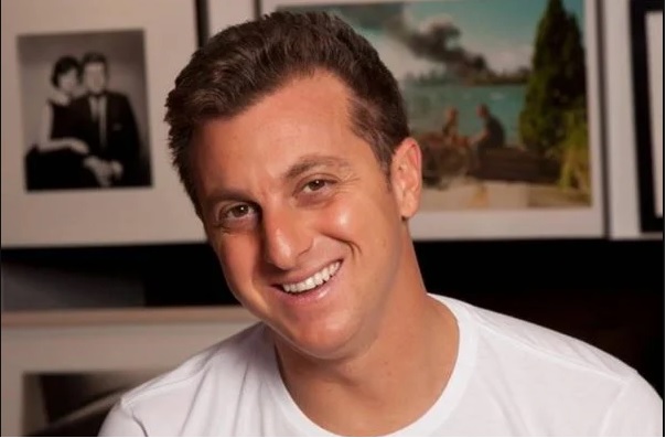 Luciano Huck anuncia em breve desistência de candidatura à presidência