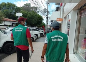 No 1º dia do novo decreto em Paulo Afonso, fiscais orientam comerciantes sobre horário de fechamento