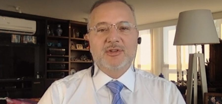 “Chegará o dia que teremos que fechar fábricas de cerveja na Bahia”, diz secretário estadual da Saúde