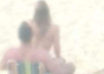 Brasil – casal é flagrado fazendo sexo em praia e guarda-vidas intervêm