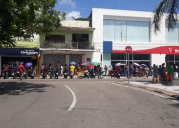 Promotora de Justiça cobra cadeiras, toldos e gradis nas agências bancárias de Paulo Afonso