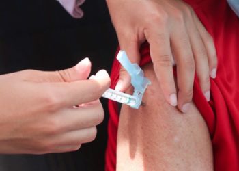 Justiça rejeita pedido do MP-BA sobre vacinação contra Covid-19 de profissionais da comunicação